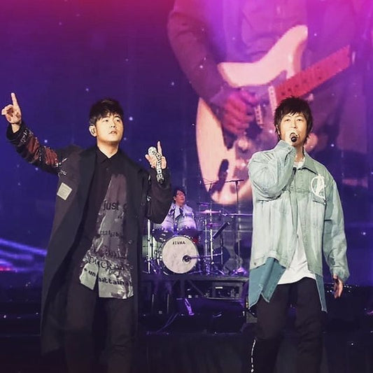 2021新年的第一天第一個工作就是給了五月天