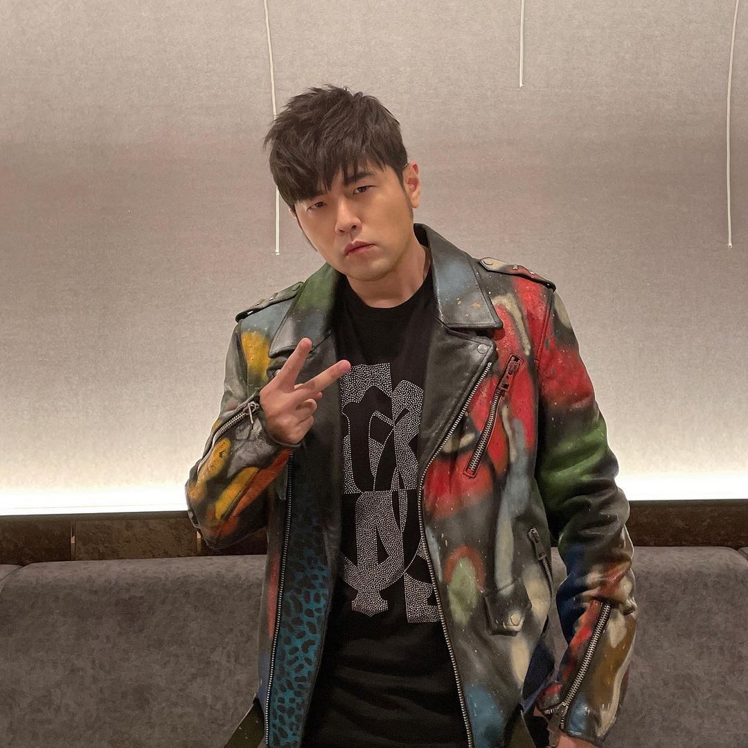 今天參加了 叱吒風雲 電影直播 帥嗎🤣