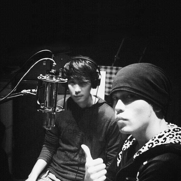 祝大家二月快乐，一起期待着新作品