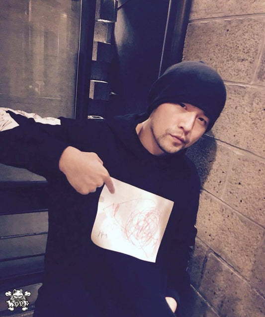 爸比的骄傲 穿着Hathaway几个月前在LA的画作