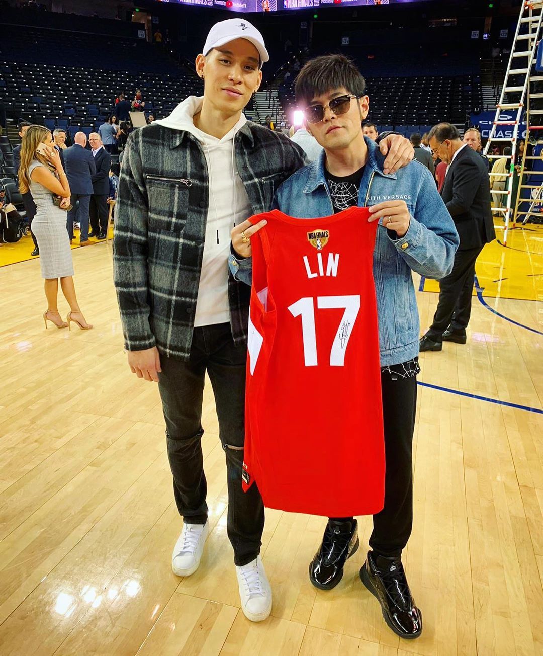 林書豪在哪隊就支持哪隊