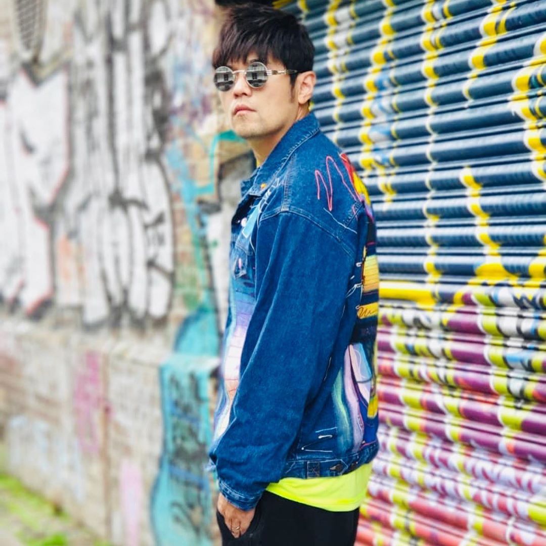 打開點唱機 你們想聽哪首歌?