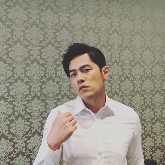 這不就像Rudolf Stingel 的作品嗎😆😆 來自上班族的逆襲