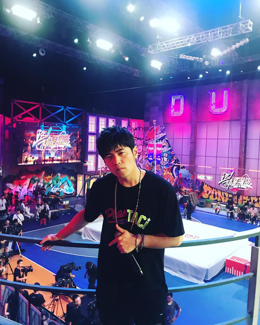 來來來 一起喊口號<小聰明籃球夏令營！追趕跑跳碰 ！樣樣都行!>