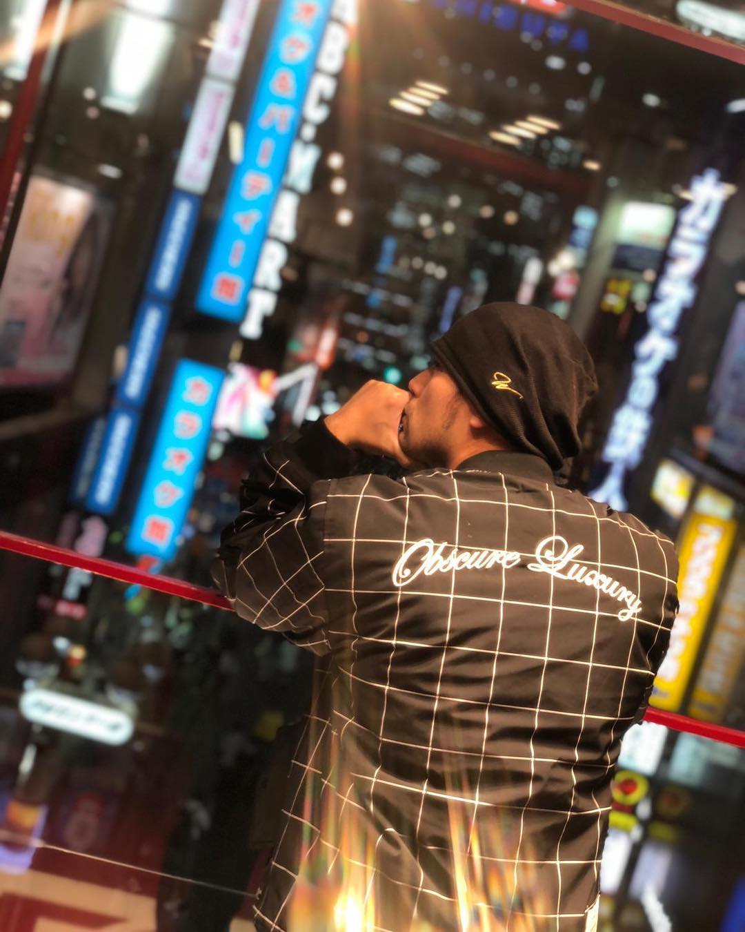 臉再轉過來一點點，很好！